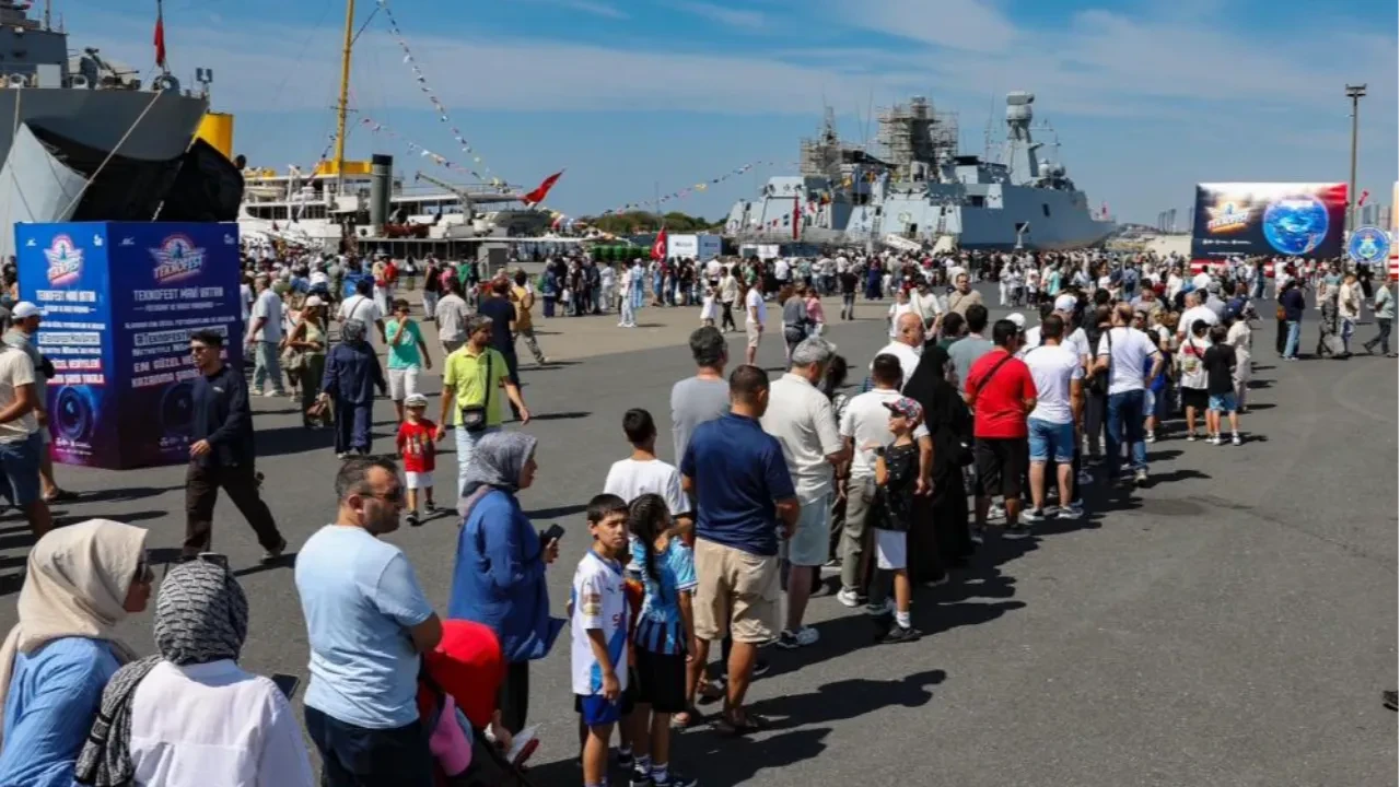İstanbul Tersanesi'nde TEKNOFEST Mavi Vatan heyecanı: Ödüller sahiplerini buldu