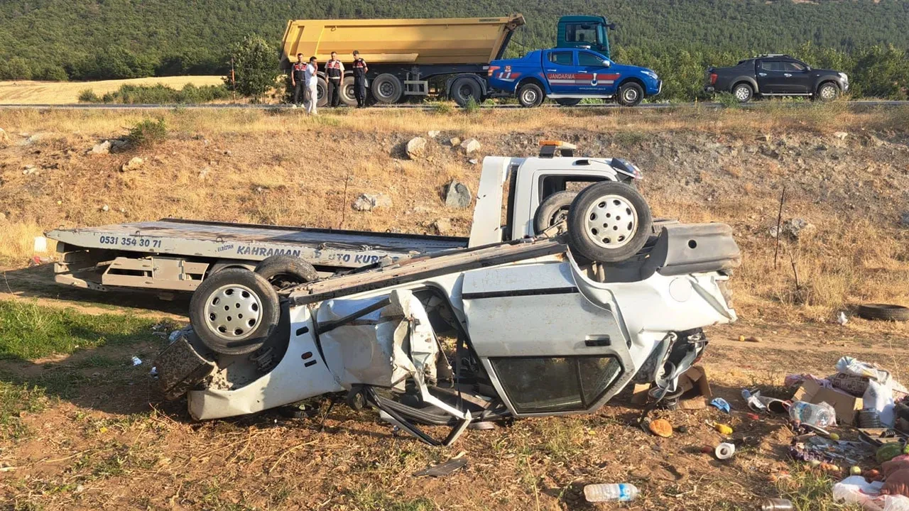 Kahramanmaraş'ta kaza: Sürücü öldü, eşi ağır yaralandı