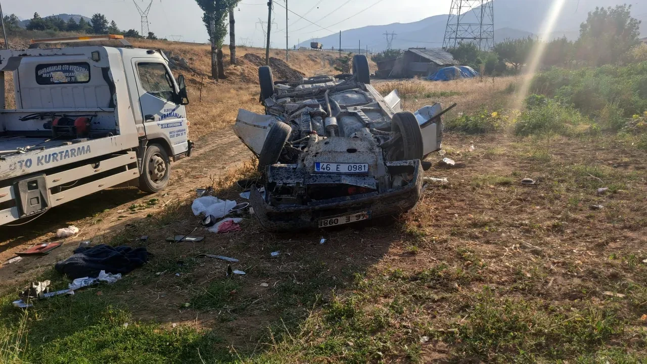 Kahramanmaraş'ta kaza: Sürücü öldü, eşi ağır yaralandı