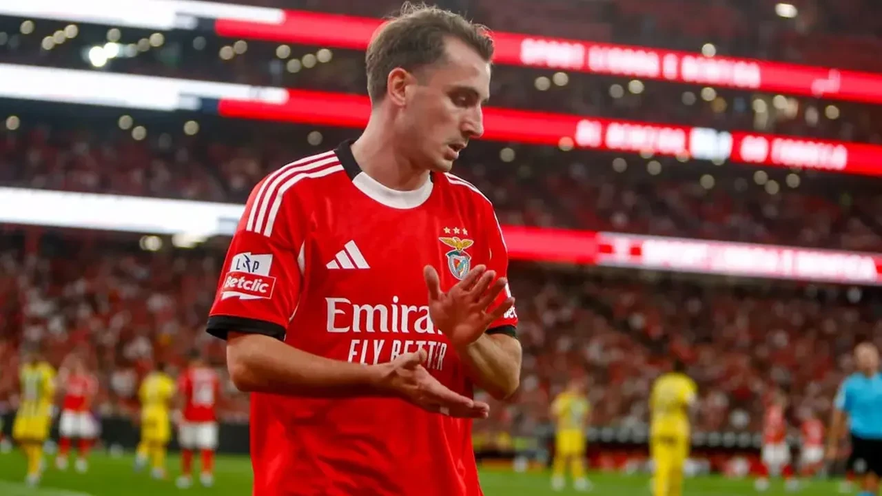 Kerem Aktürkoğlu yola çıktı: Benfica’ya veda mesajı!
