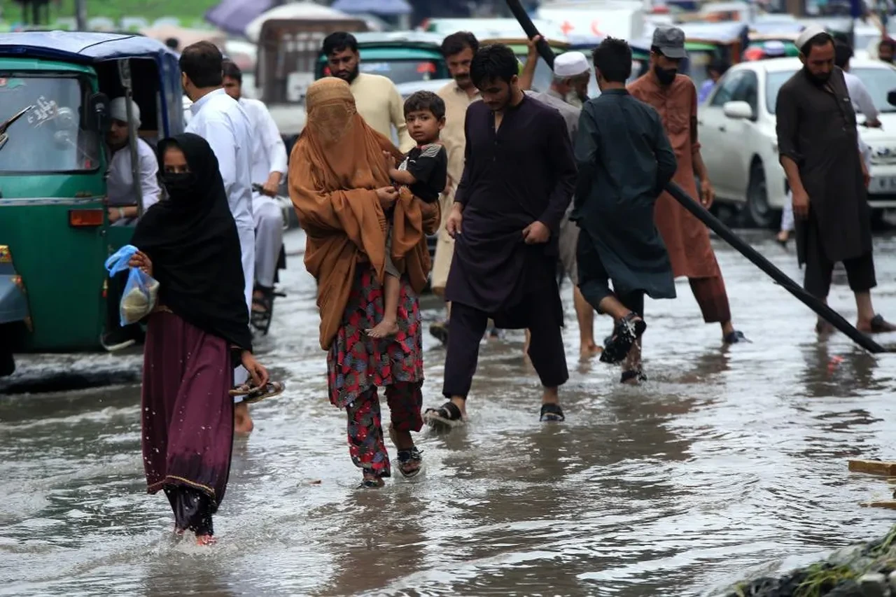 Ülke tarihinin en büyük sel felaketi bine yakın kişi öldü, 2 milyon kişi ise mücadele verdi