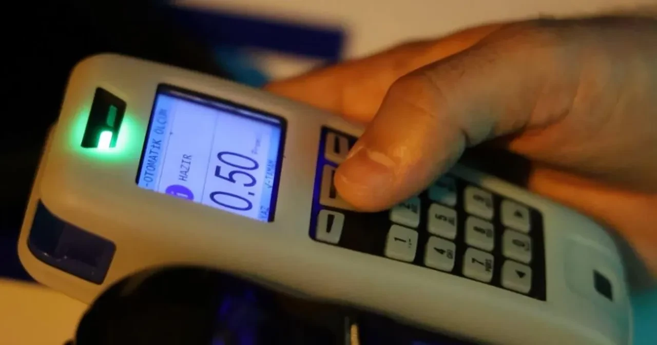 Aksaray'da ilginç olay! 0.01 promille cezadan kurtuldu: Sevinci kameralara yansıdı 