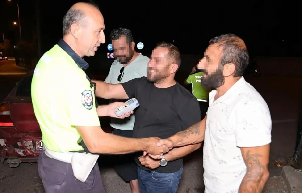 Aksaray'da ilginç olay! 0.01 promille cezadan kurtuldu: Sevinci kameralara yansıdı 