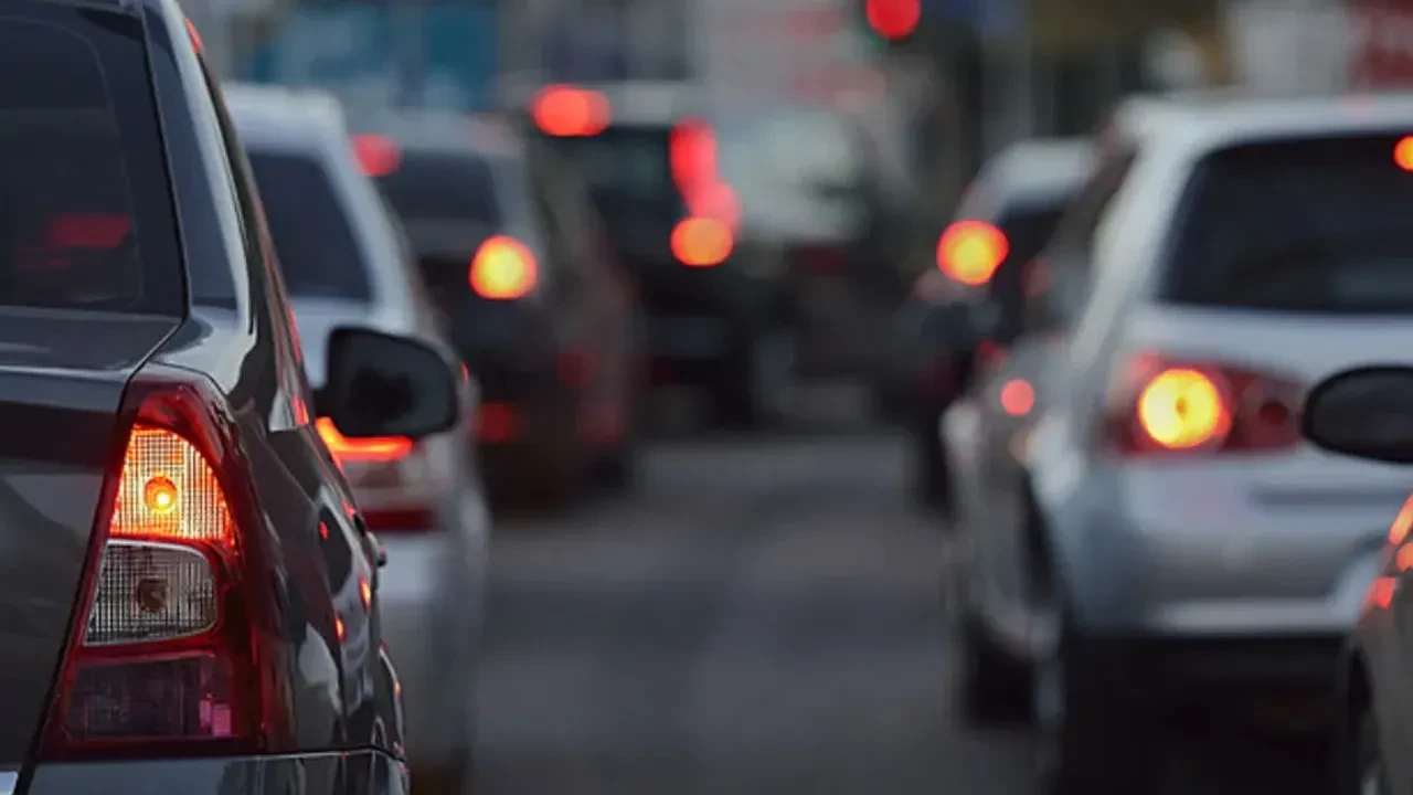 Bu ilde yaşayan sürücüler dikkat! 12.00 ila 16.00 saatleri arasında trafiğe çıkmayın 