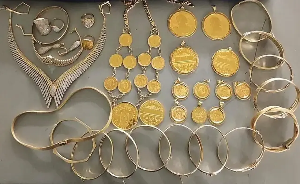 Bu kez yastık altından değil, koltuk altından çıktı! 2 milyon TL değerinde altın böyle fark edildi