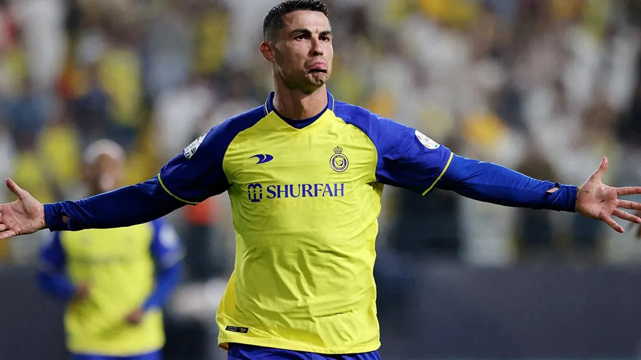 /spor/cristiano-ronaldo-ile-ilgili-flas-iddia-cep-telefonu-ve-5g-isyani-3239100