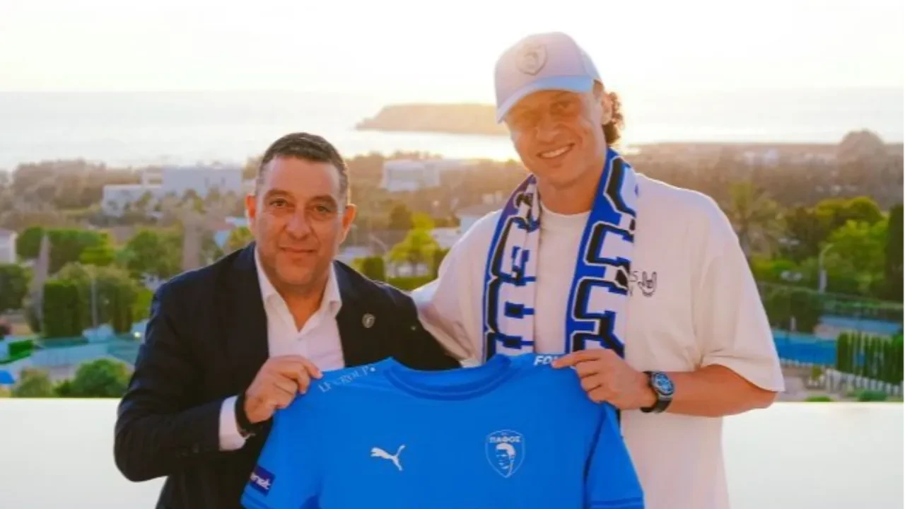 David Luiz'den sürpriz imza! Yeni takımı herkesi şaşırttı