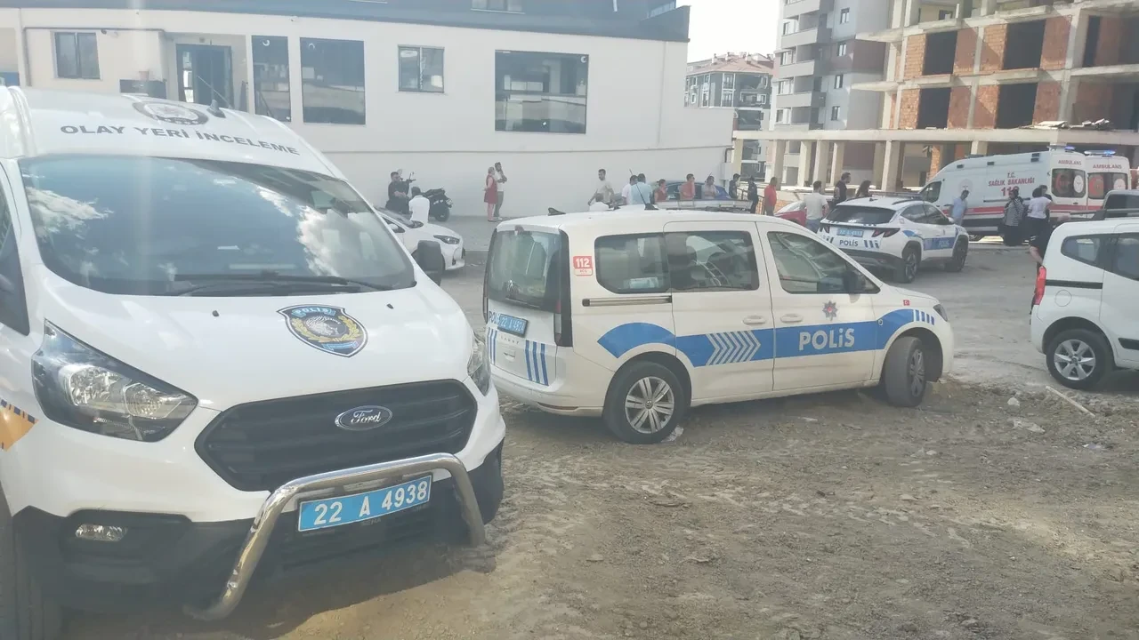 Edirne'de kan donduran vahşet! Eşini ve çocuğunu öldürüp intihara kalkıştı