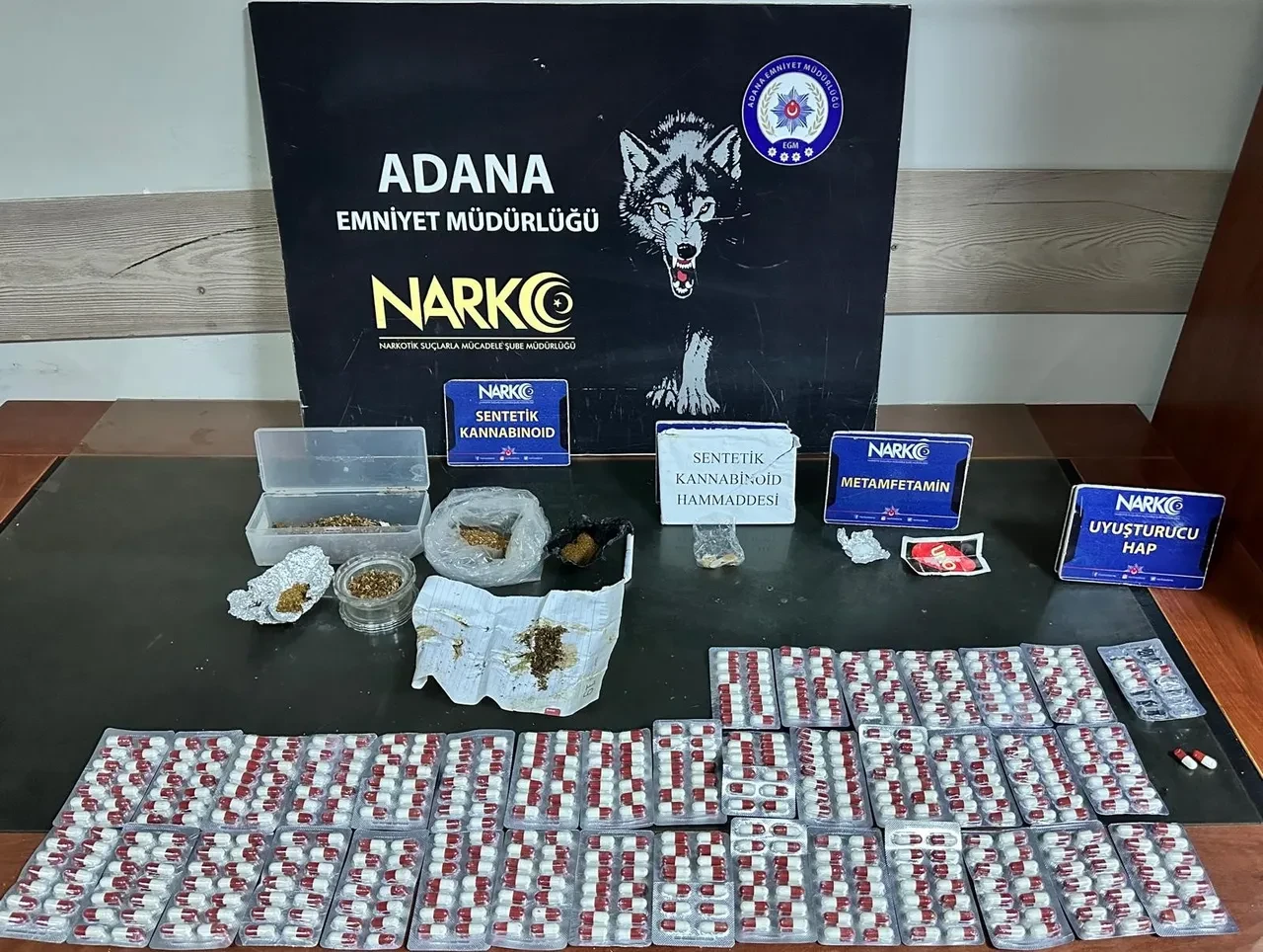 Serada uyuşturucu baskını! 9 kişi yakalandı