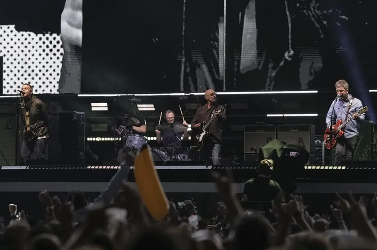 Ünlü grubun stadyum konserinde korkunç ölüm! Polis harekete geçti