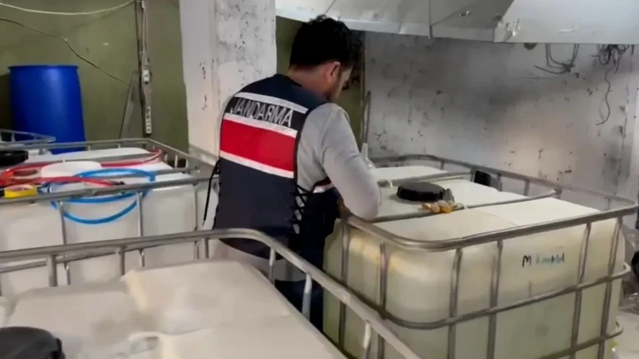 81 ilde sahte içki operasyonu! Binlerce litre ele geçirildi 