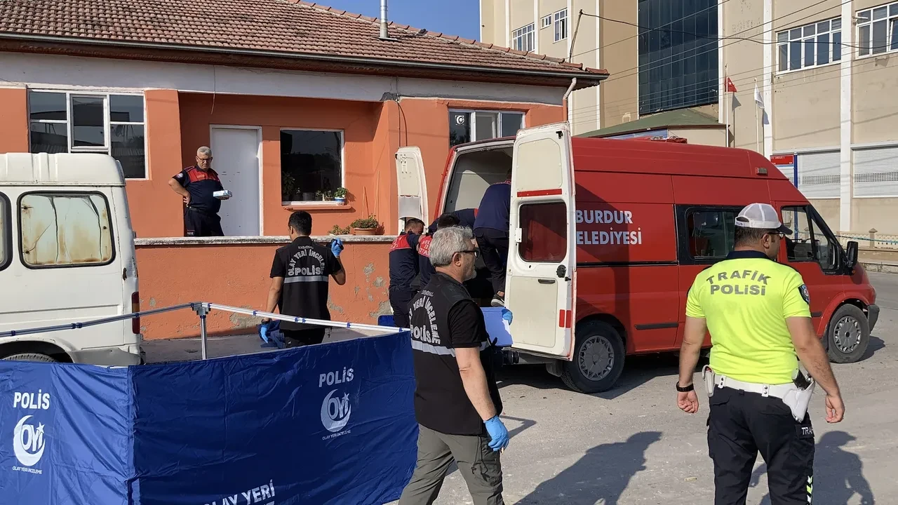 Burdur'da kahreden olay! 2 ay önce evlenmişlerdi! Yeni evli çifti feci kaza ayırdı