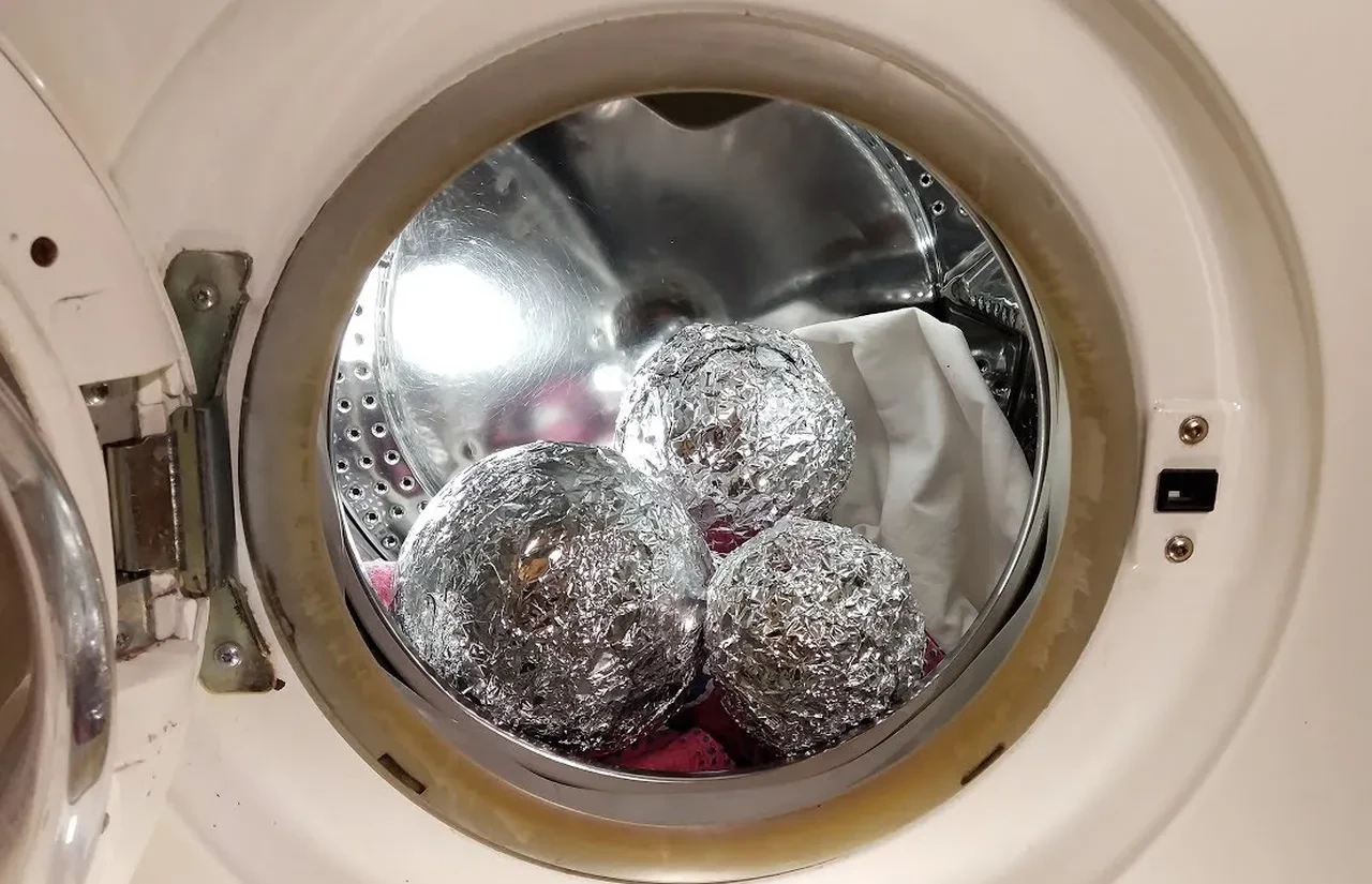 Çamaşır makinenize koymanız yeterli! Çamaşırlar mükemmel ütülenmiş çıkıyor