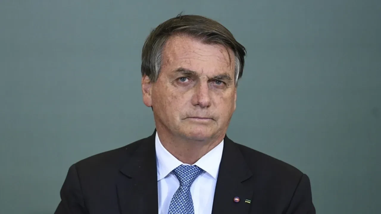 Darbeyle suçlanan Brezilya'nın eski lideri Bolsonaro'ya hapis cezası