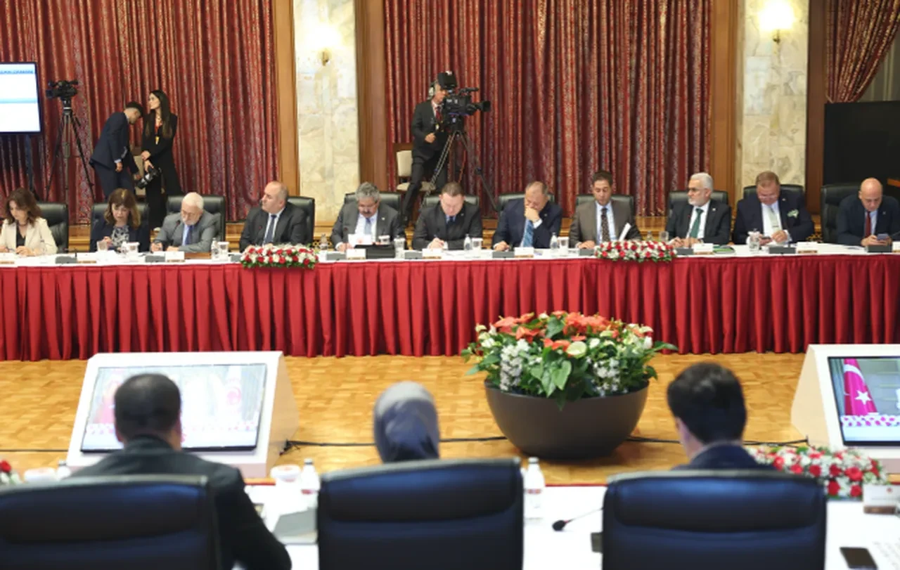 DEM Parti'nin komisyondaki ilk talepleri belli oldu: Demirtaş'a tahliye, Öcalan'a umut hakkı