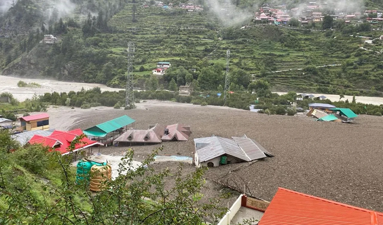 Hindistan felaketi yaşıyor! Dağdan gelen sel köyü yok etti: Çok sayıda kişi kayıp