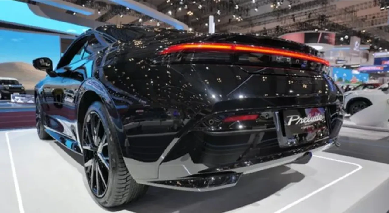 Honda efsanesi hibrit versiyonuyla görücüye çıktı! Lansman rengi simsiyah 