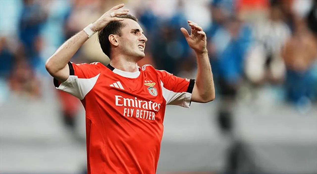 Kerem Aktürkoğlu için Benfica'dan açıklama geldi! Milli yıldız kadroda yok