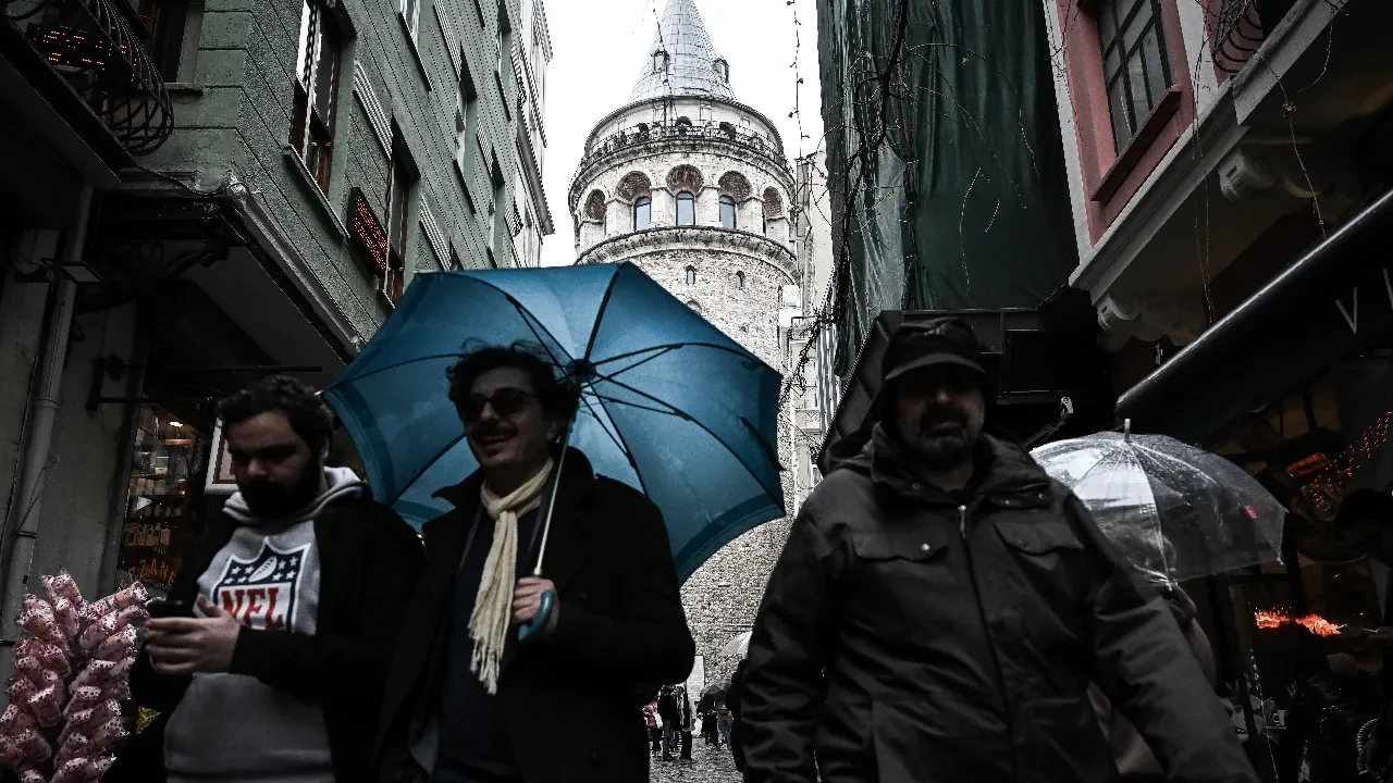 Meteoroloji tarih verdi: İstanbul'a sağanak geliyor! Şemsiyeleri hazırlayın