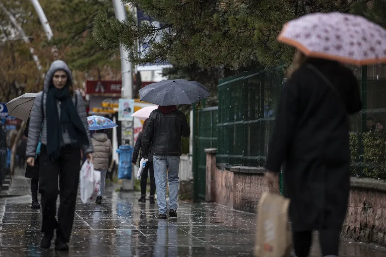 Meteoroloji tarih verdi: İstanbul'a sağanak geliyor! Şemsiyeleri hazırlayın