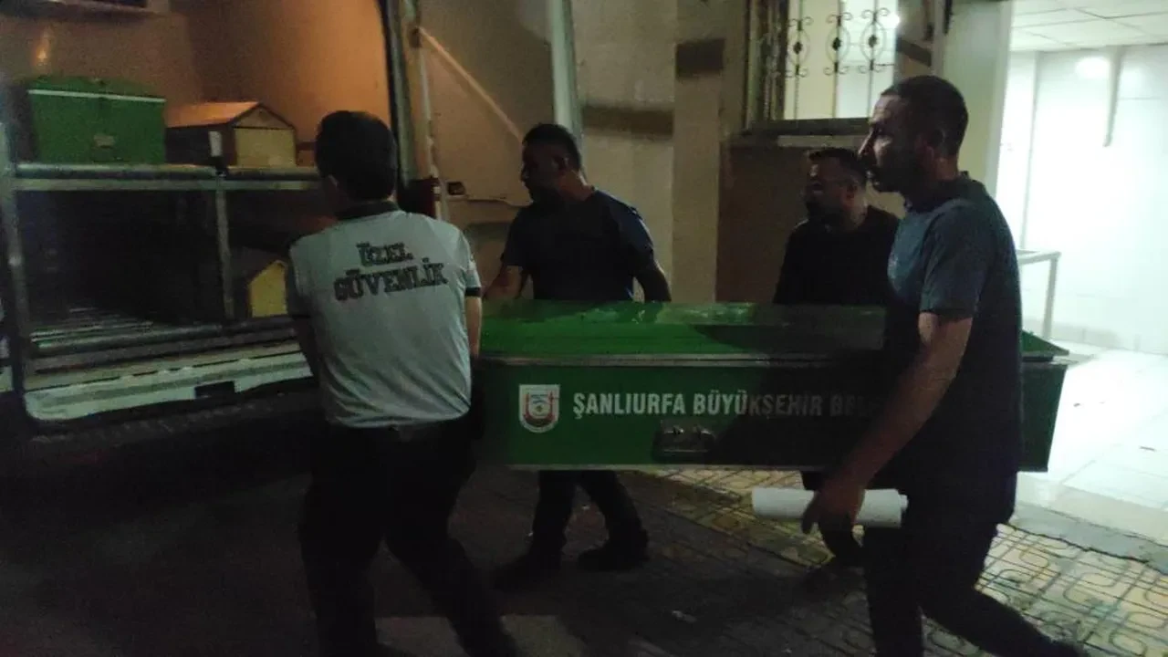 Parkta kanlı kavga! Kalbinden bıçaklanan genç hayatını kaybetti