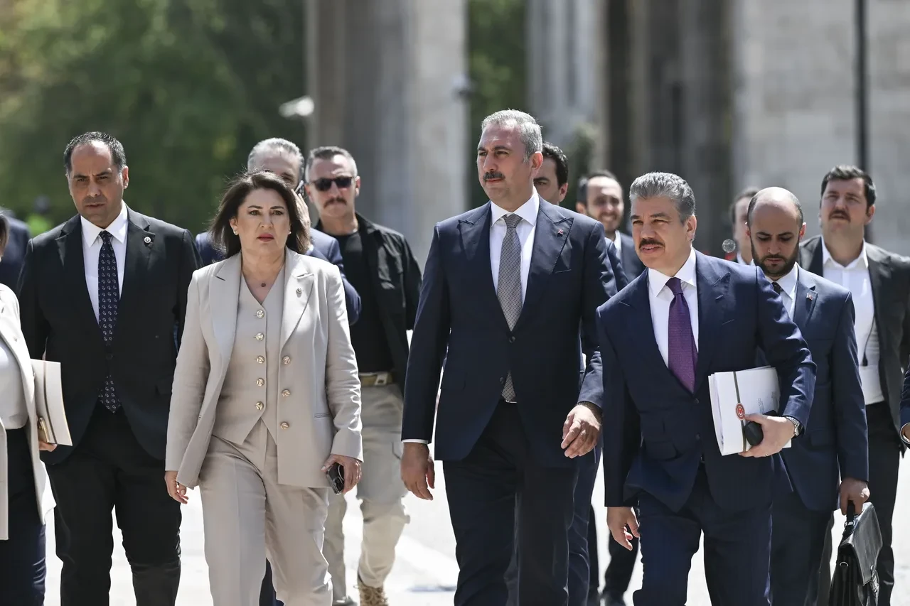 Terörsüz Türkiye Komisyonunun adı belli oldu! Yeni toplantı için 3 isme davet