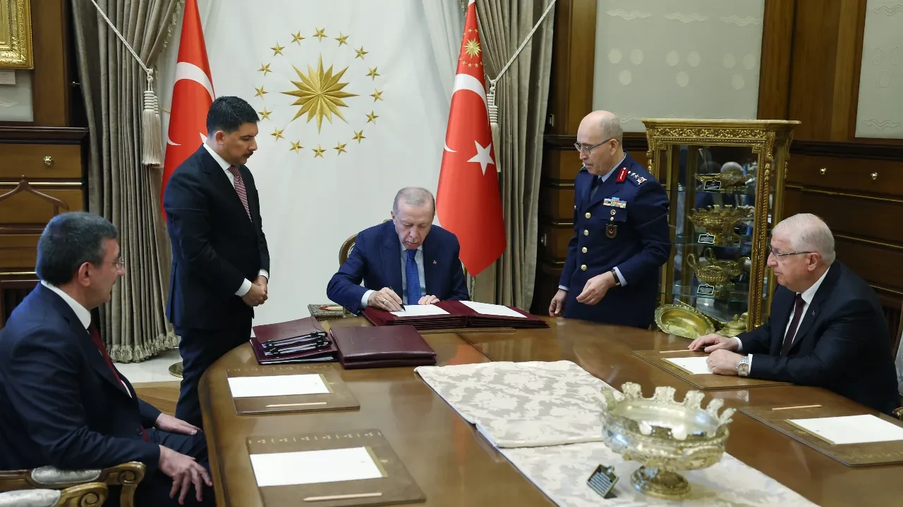 YAŞ kararları açıklandı! Genelkurmay Başkanı ve Kara Kuvvetleri Komutanı değişti 