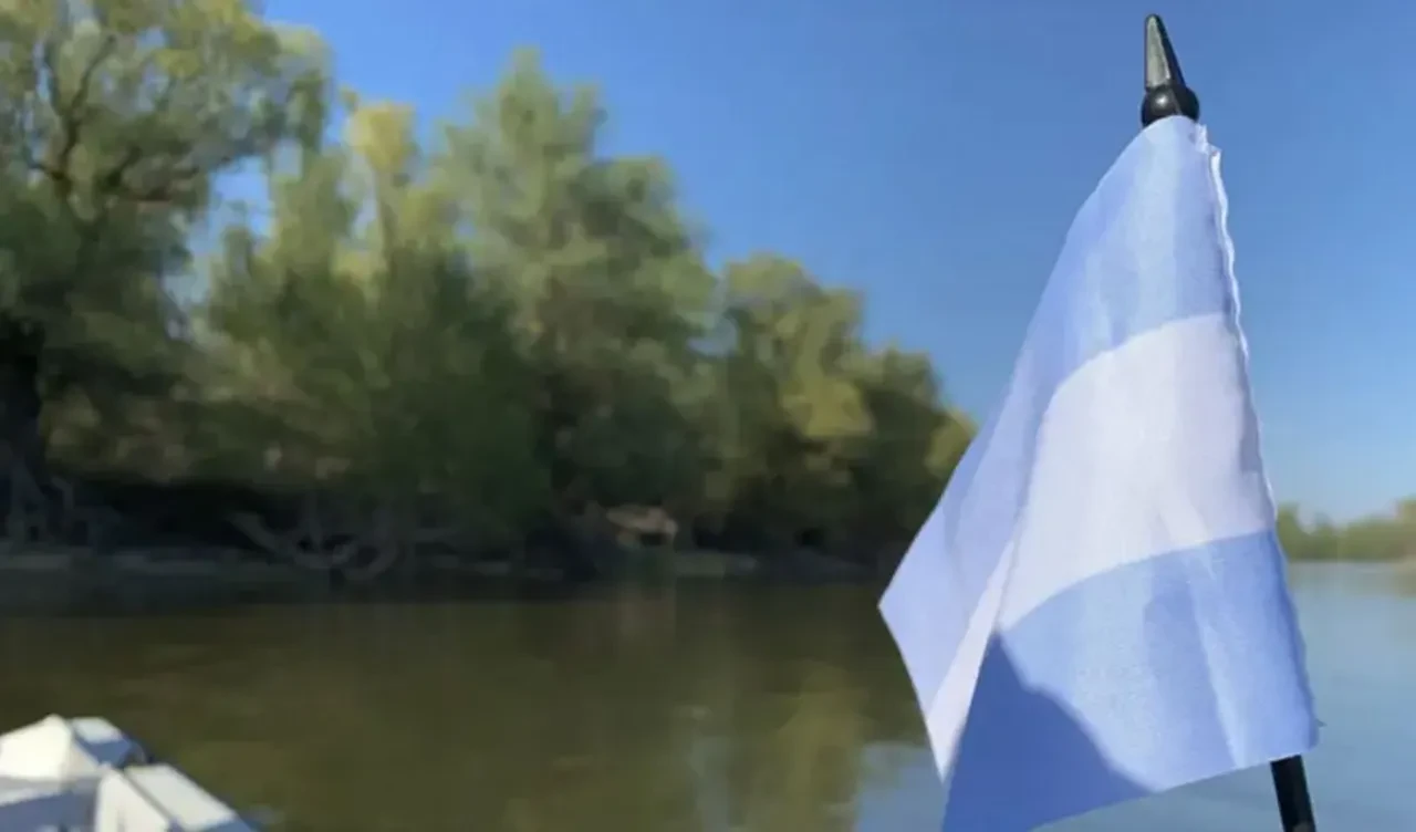 Yirmi yaşında 400 vatandaşla ülke kurdu: Kendi bayrağı, kabinesi, para birimi var