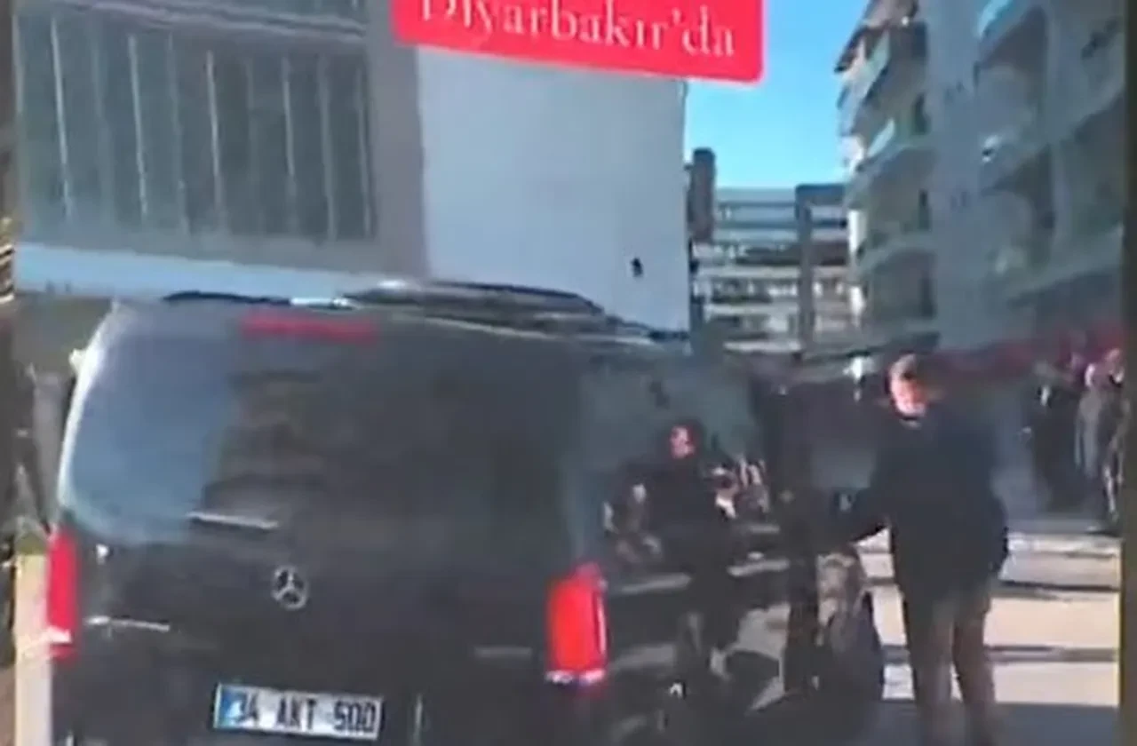 Bomba iddia: CHP lideri Özgür Özel'in makam aracı çete liderine mi ait? 