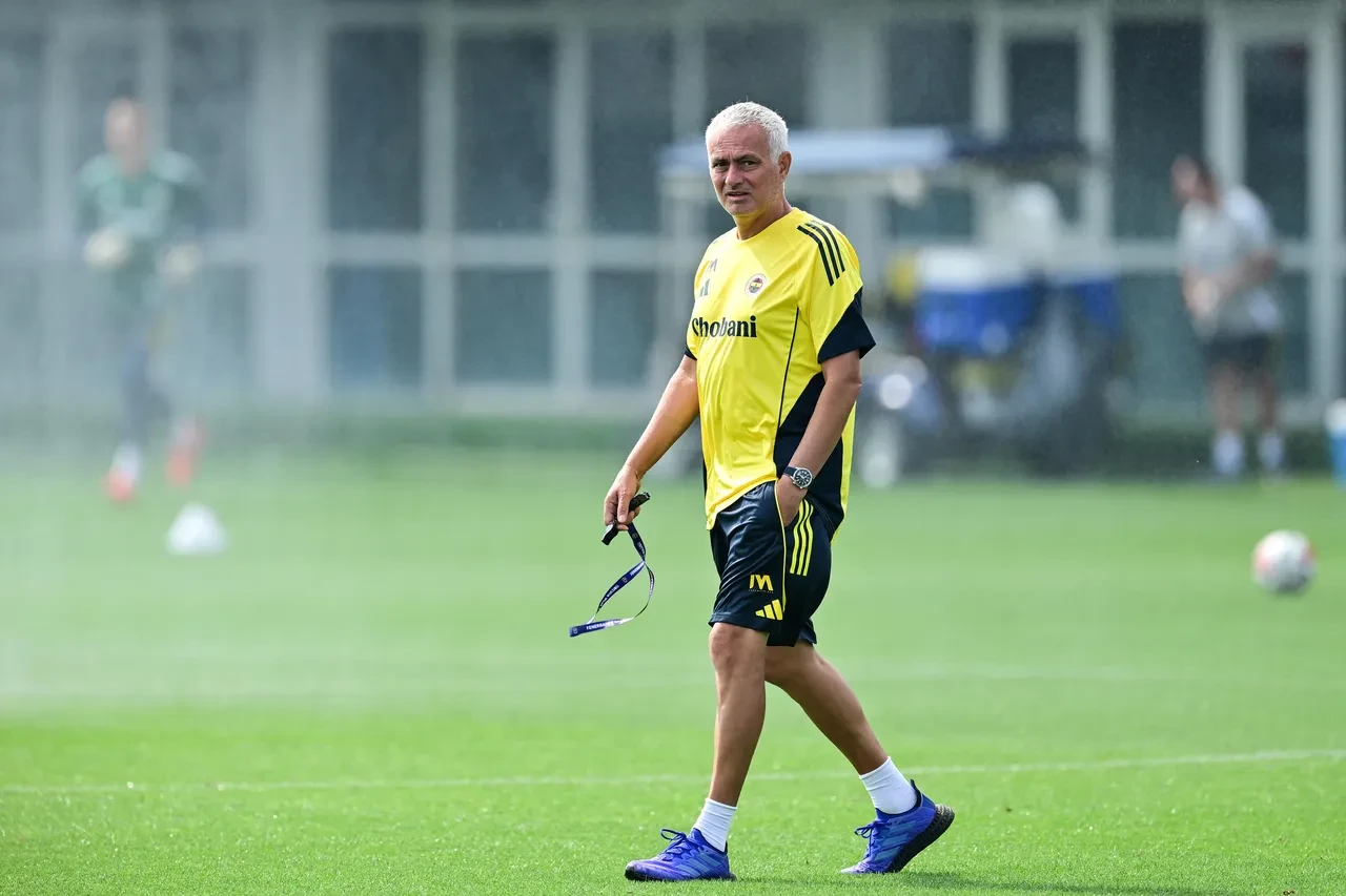 Fenerbahçe'nin rakibi Feyenoord! Şampiyonlar Ligi hayali için ilk sınav