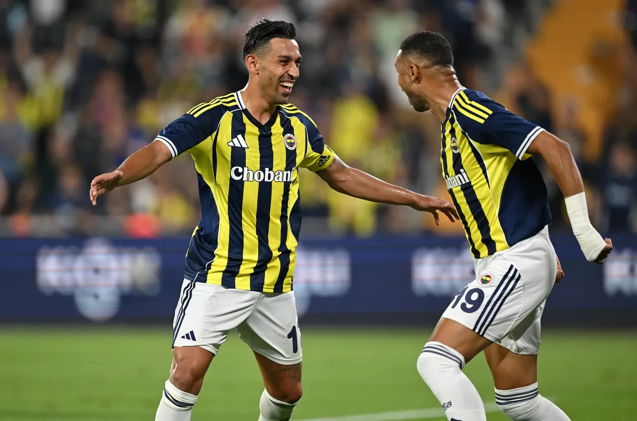 Fenerbahçe'nin rakibi Feyenoord! Şampiyonlar Ligi hayali için ilk sınav