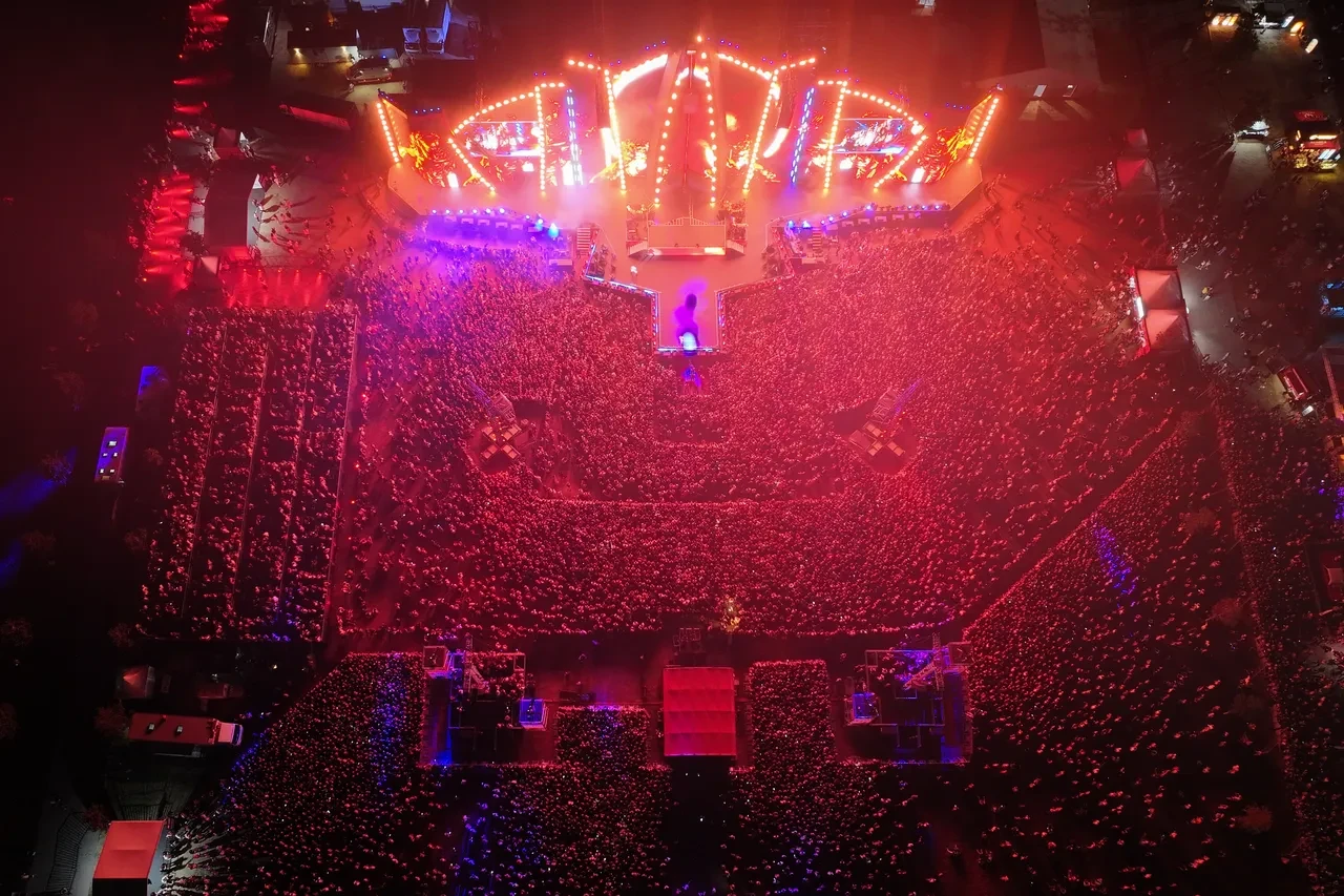 İstanbul'da Jennifer Lopez rüzgarı! Sahne şovlarıyla hayran bıraktı