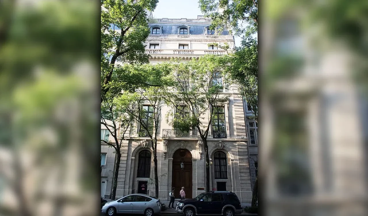Jeffrey Epstein'in 7 katlı malikanesine dair inanılmaz yeni ayrıntılar ortaya çıktı