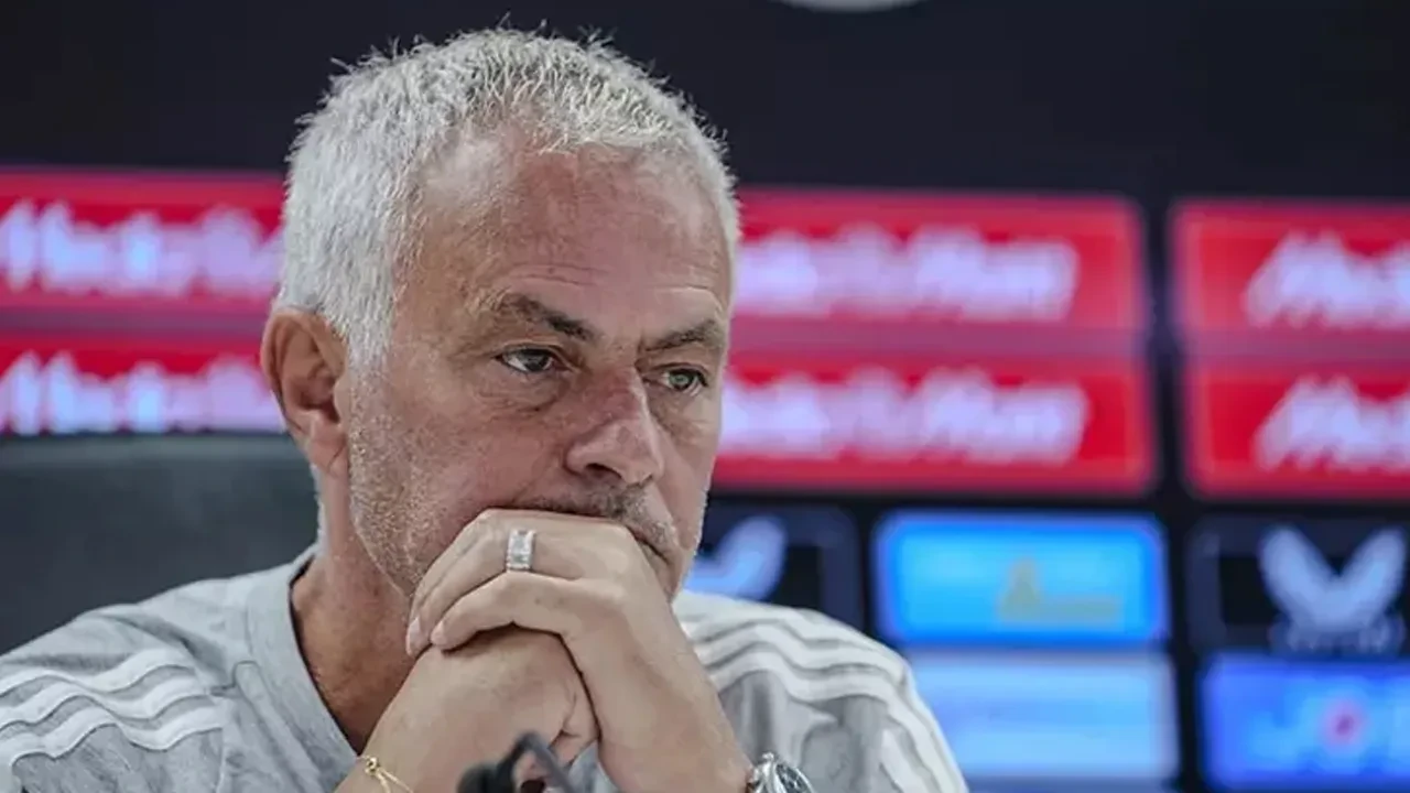 Jose Mourinho acı haberi canlı yayında aldı! Gözyaşlarını tutamadı