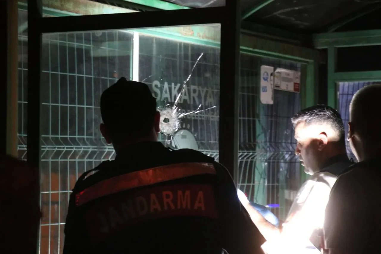 Sakarya'da husumetli aileler arasında 'laf atma' kavgası: 2 ölü, 2 yaralı