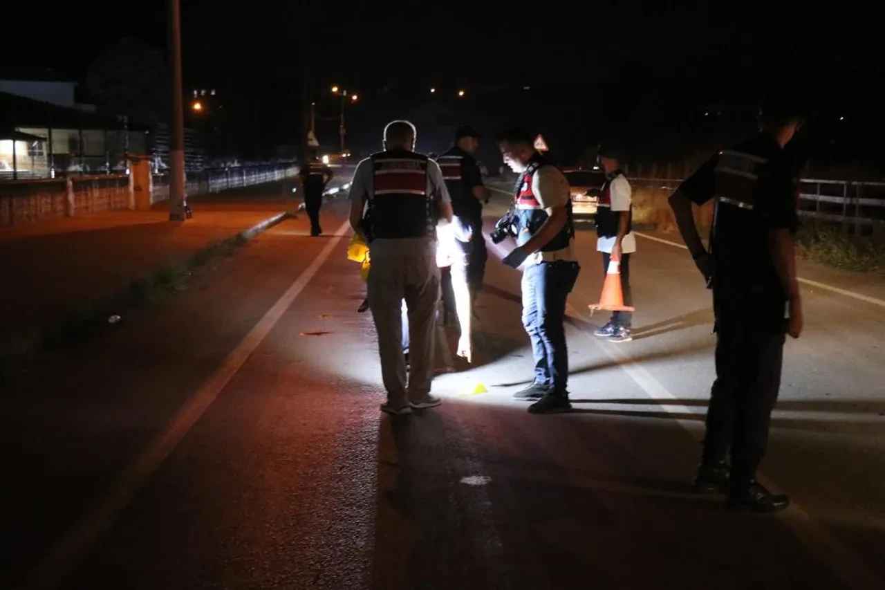 Sakarya'da husumetli aileler arasında 'laf atma' kavgası: 2 ölü, 2 yaralı