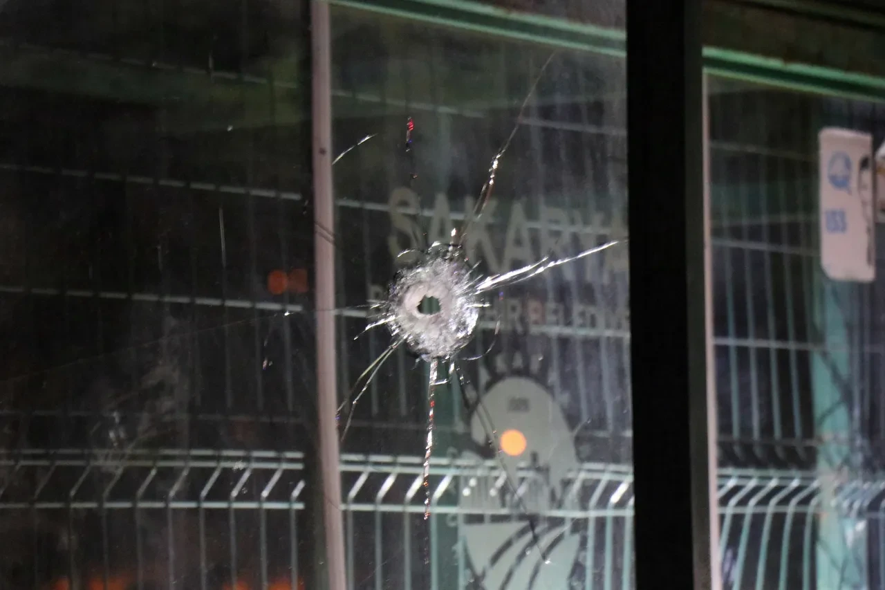 Sakarya'da kanlı gece! Oğlunun feryadı yürekleri dağladı!