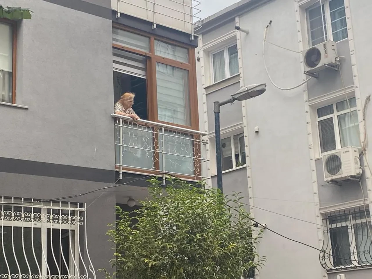 Şişli’deki kozmetik dükkanında yangın paniği!