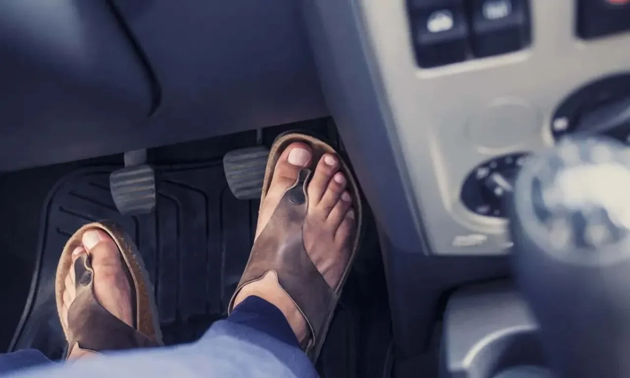 Terlikle araba sürmek yasak mı cezası ne kadar?