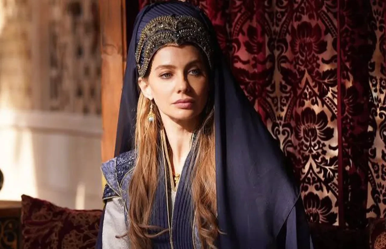 Tuba Ünsal'a 'Konstantinopolis' saldırısı! 'Baban mezarında ters dönüyordur'