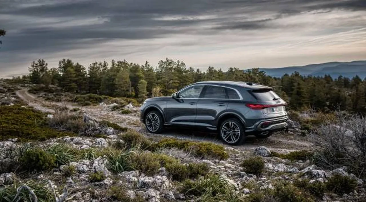 Yeni Audi Q5 ve Q5 Sportback Türkiye'de satışta: 100 kilometrede yakıt tüketimiyle dikkat çekiyor