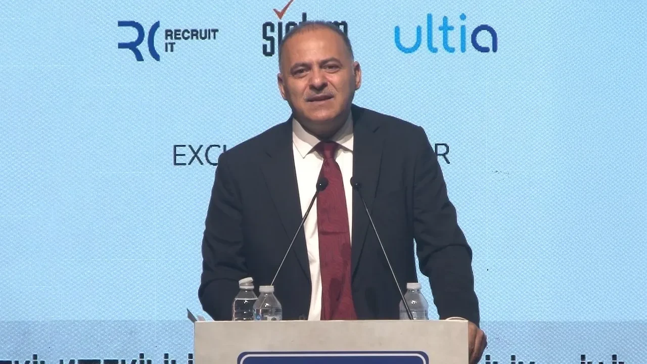Bakan Yardımcısı Ömer Fatih Sayan iddialara cevap verdi: Mezuniyet bilgilerini sildi mi?