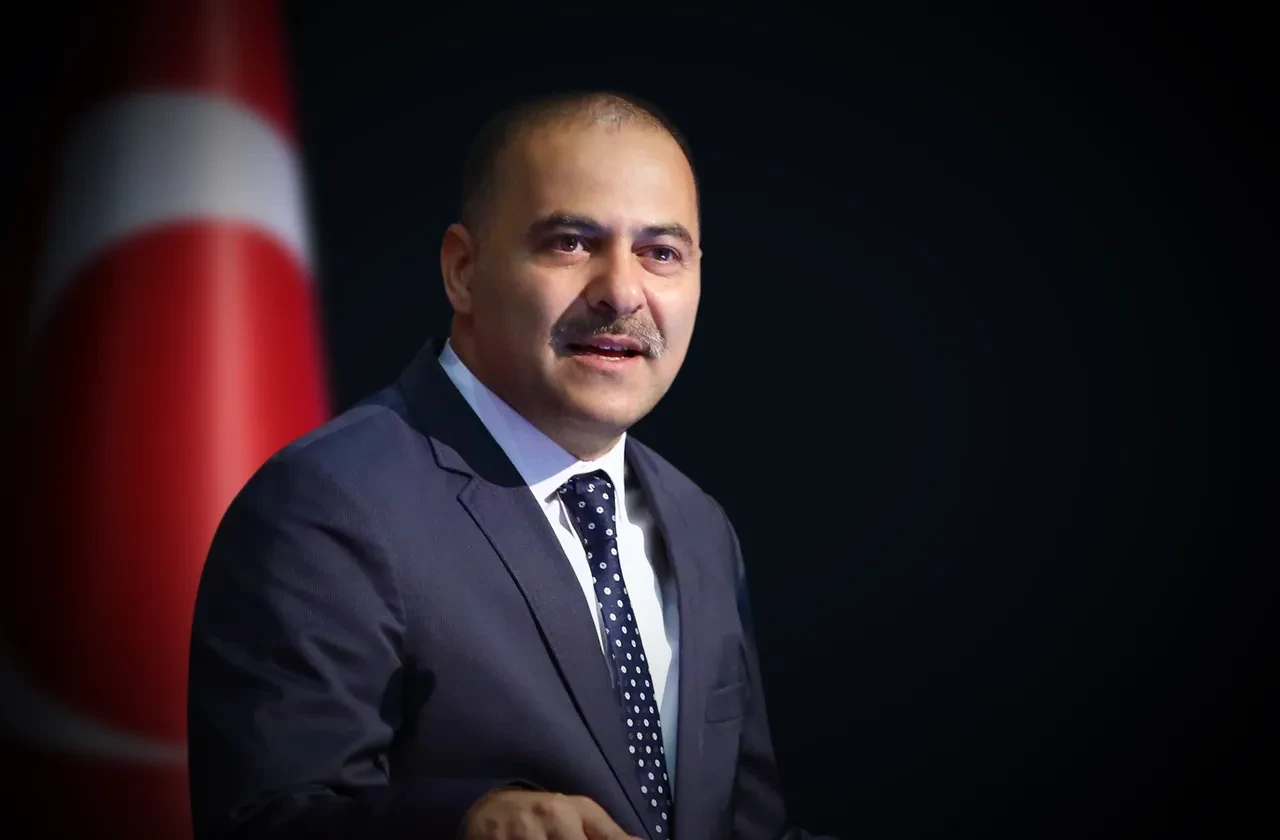 Bakan Yardımcısı Ömer Fatih Sayan iddialara cevap verdi: Mezuniyet bilgilerini sildi mi?