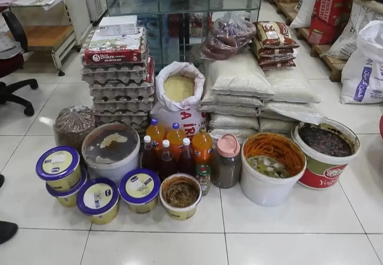 Hem suçlu, hem güçlü! Zabıtayı tehdit etti, dükkanından çıkanlar şaşkına çevirdi