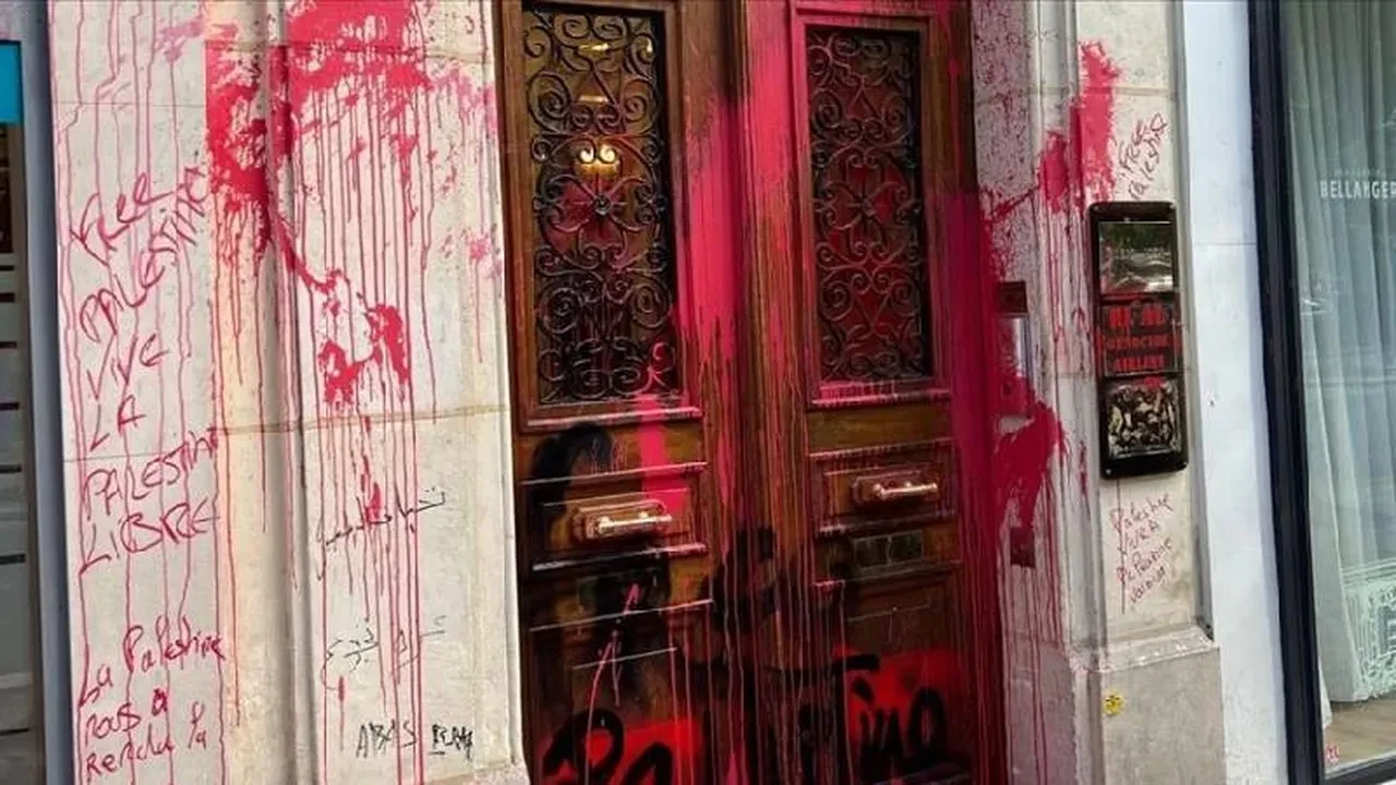 İsrail'in hava yolu şirketi protestolara dayanamadı! Paris'teki ofisini boşaltıyor