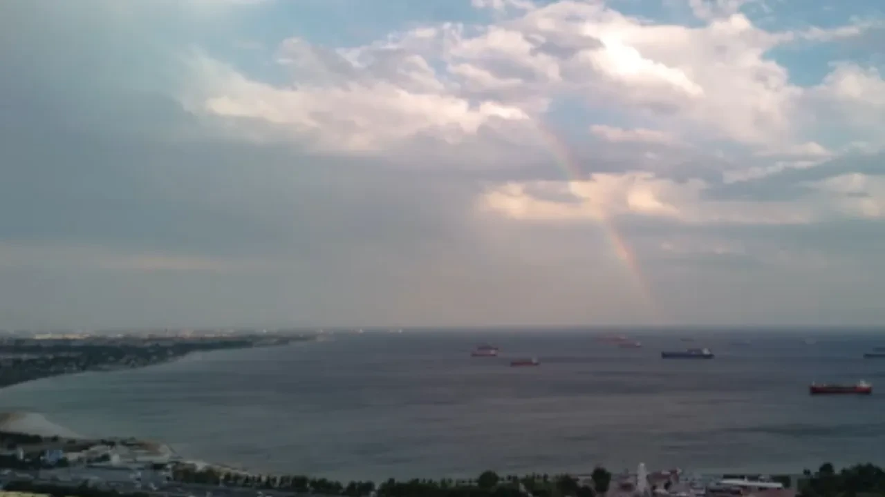 İstanbul'da fırtına sonrası gökkuşağı