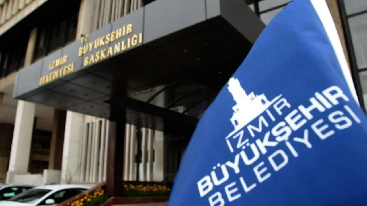İzmir AK Parti'ye geçiyor iddiaları! Büyükşehir Belediye Başkanı Cemil Tugay'dan ilk açıklama