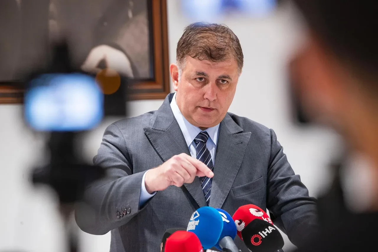 İzmir AK Parti'ye geçiyor iddiaları! Büyükşehir Belediye Başkanı Cemil Tugay'dan ilk açıklama