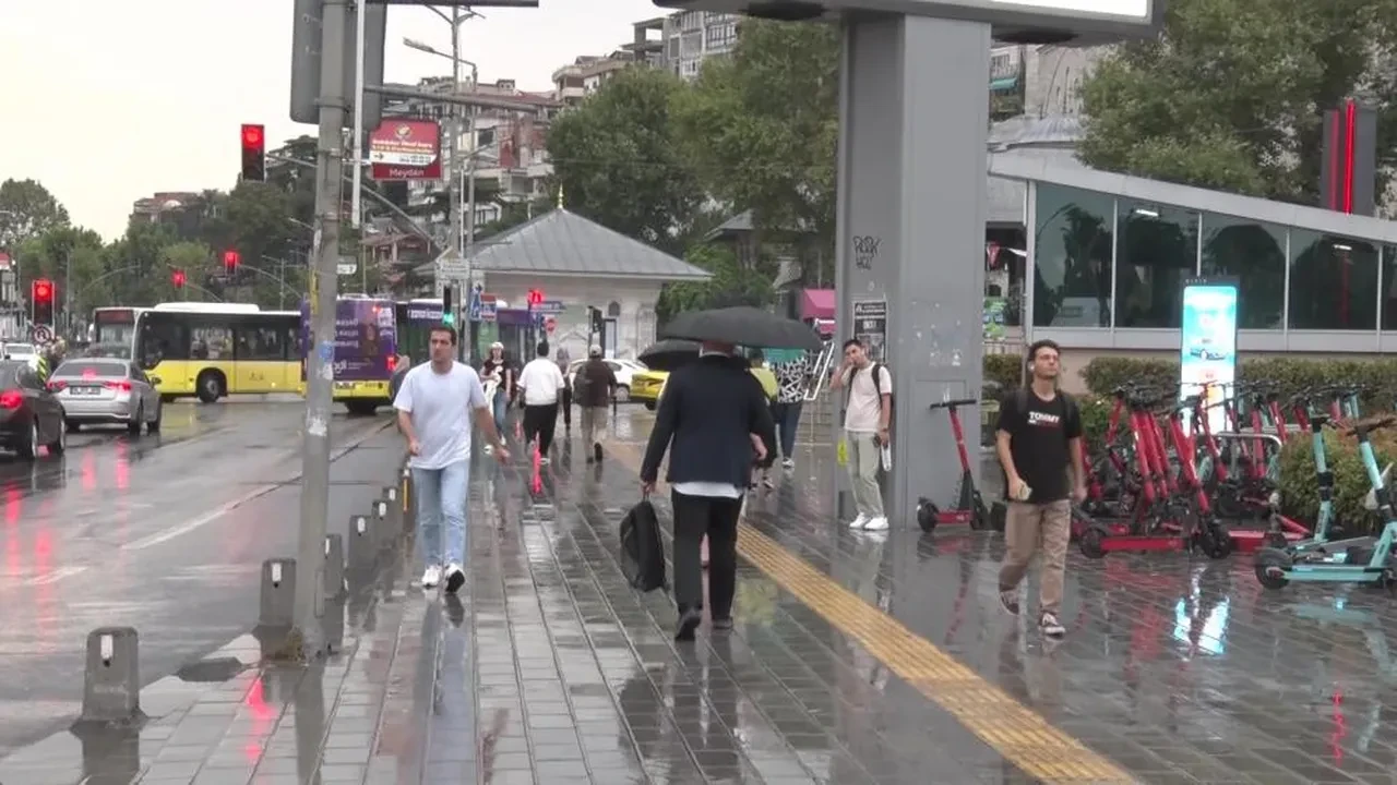 Meteoroloji 16 il için uyarı yaptı: Sağanak ve fırtınaya dikkat!