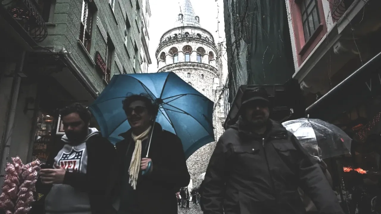 Meteoroloji 16 il için uyarı yaptı: Sağanak ve fırtınaya dikkat!